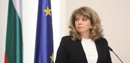 Кога, с кого ще се срещне Йотова за консултациите за служебен премиер?