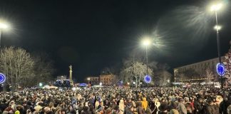 Стотици посрещнаха 2026 г. на площада в Русе