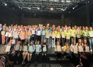 Изявени ученици получиха финансова подкрепа от Община Русе