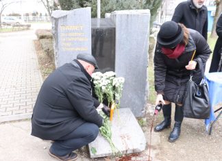 В Русе отдадоха почит пред жертвите на комунизма