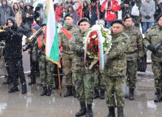 Русе се преклони пред паметта на Апостола
